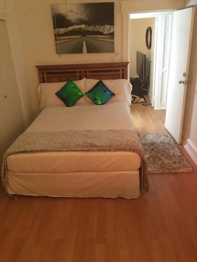 West NY Cozy Retreat: Minutes from NYC Apartment West New York